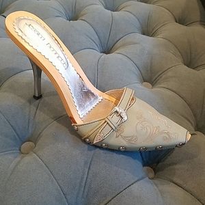 Jessica Bennett heels